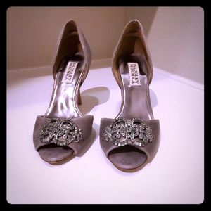 Badgley Mischka gun metal evening shoe
